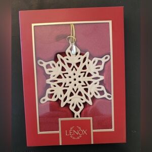 Lenox 2024 Cream Snowflake Ornament. New In Box.
